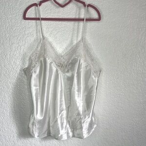 Vintage Victoria’s Secret Gold label off white/cream floral camisole size small